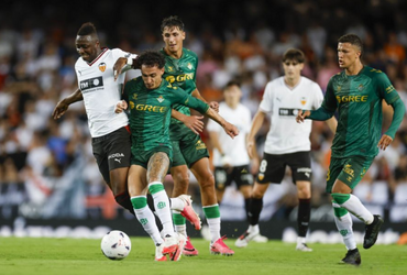 Valencia CF vs Real Betis (02:00 – 26/08)