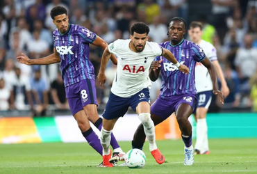 Tottenham vs Charlton Athletic (01:45 – 27/08)